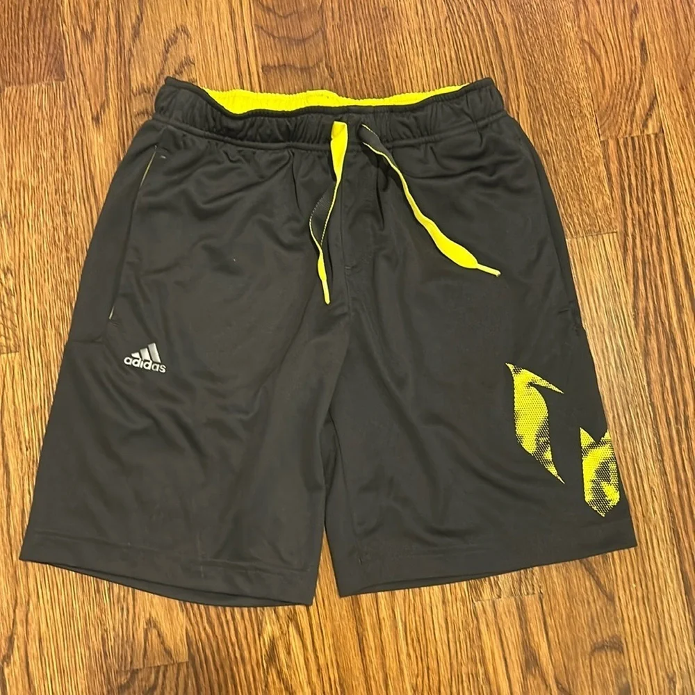 Adidas, Boys, Athletic Shorts, Size M